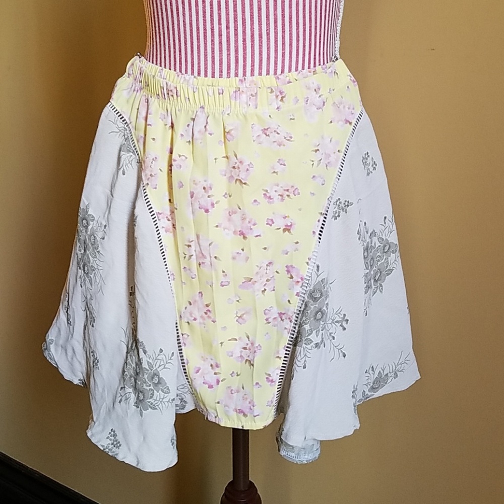 🌸Floral🌸 Mini Skirt